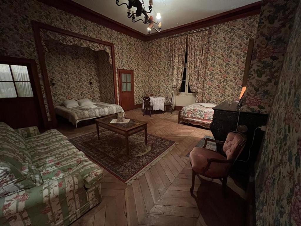 Chateau De Busset Dış mekan fotoğraf