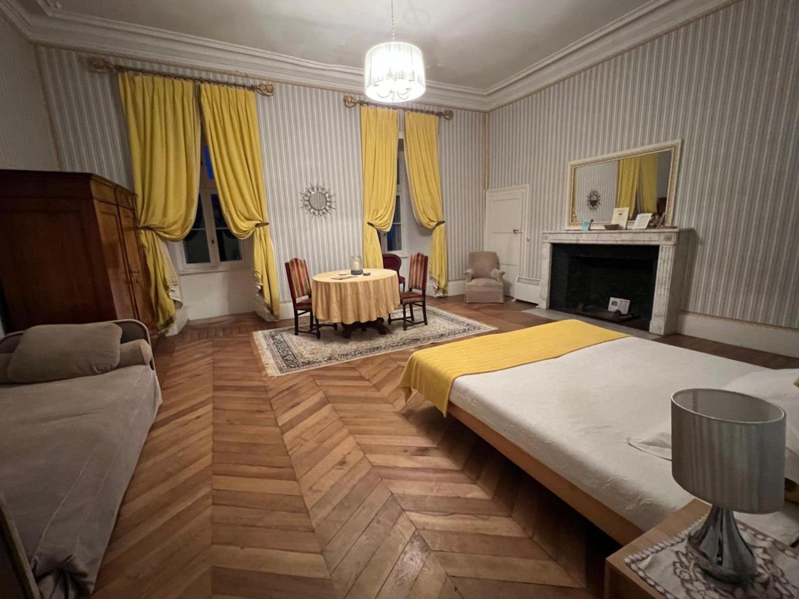 Chateau De Busset Dış mekan fotoğraf